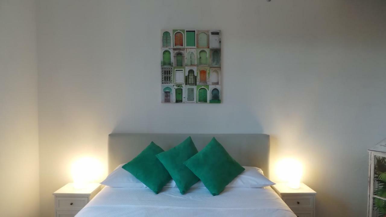 Number9 - Now With Air Conditioned Rooms Carlipa Exterior photo